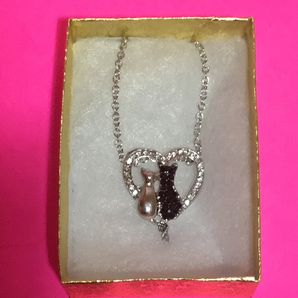 🎈5 for $35! Cat Rhinestone heart necklace NWOT - Picture 3 of 7